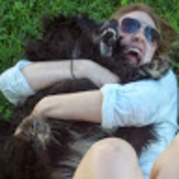 Meet your Posher, Danielle - Picture 1 of 1